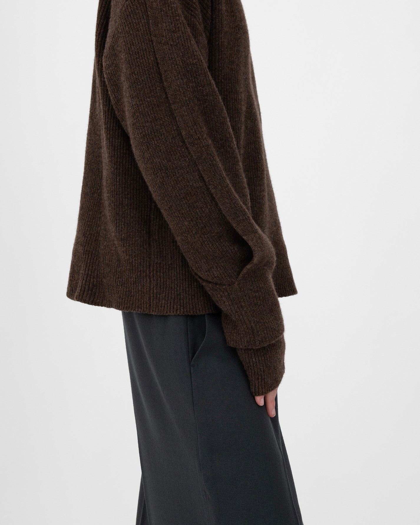 INTERLACED SWEATER in bark