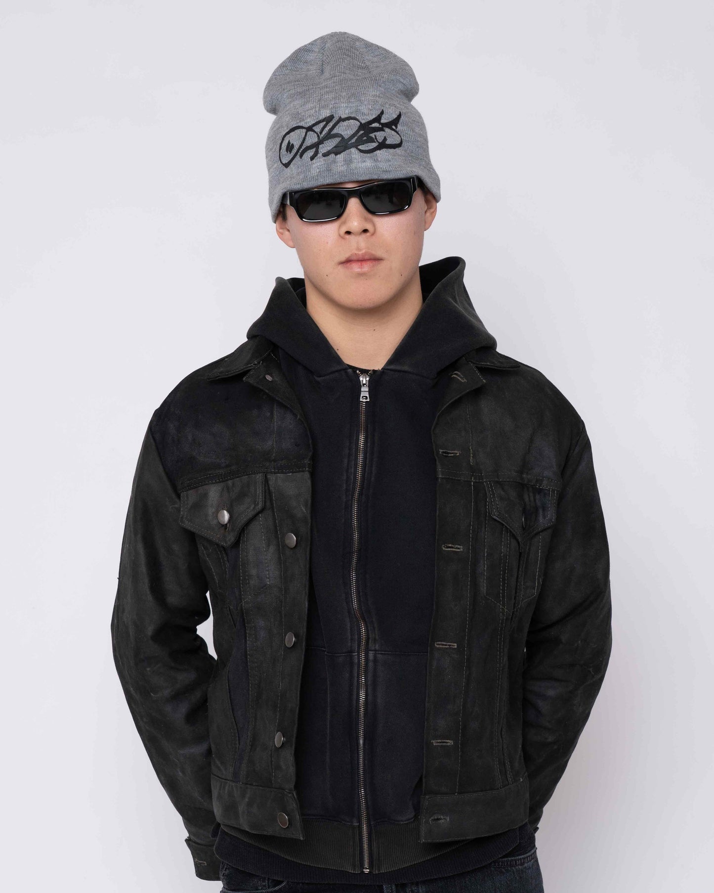DEBOSSED TRIPLE LOGO BEANIE (STORM GREY)