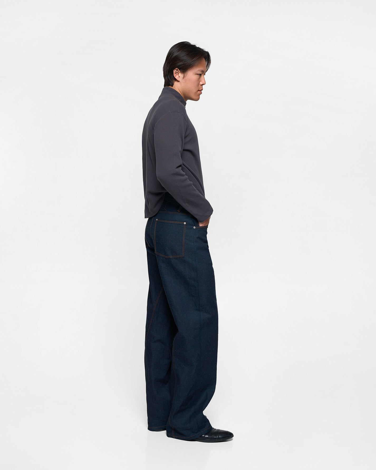 SELVEDGE RAW DENIM JEANS in indigo