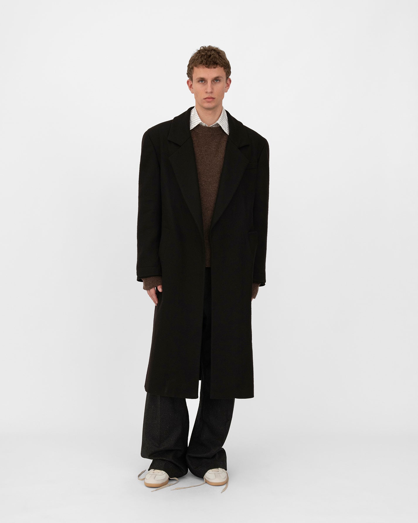 ORIGAMI WOOL COAT in black