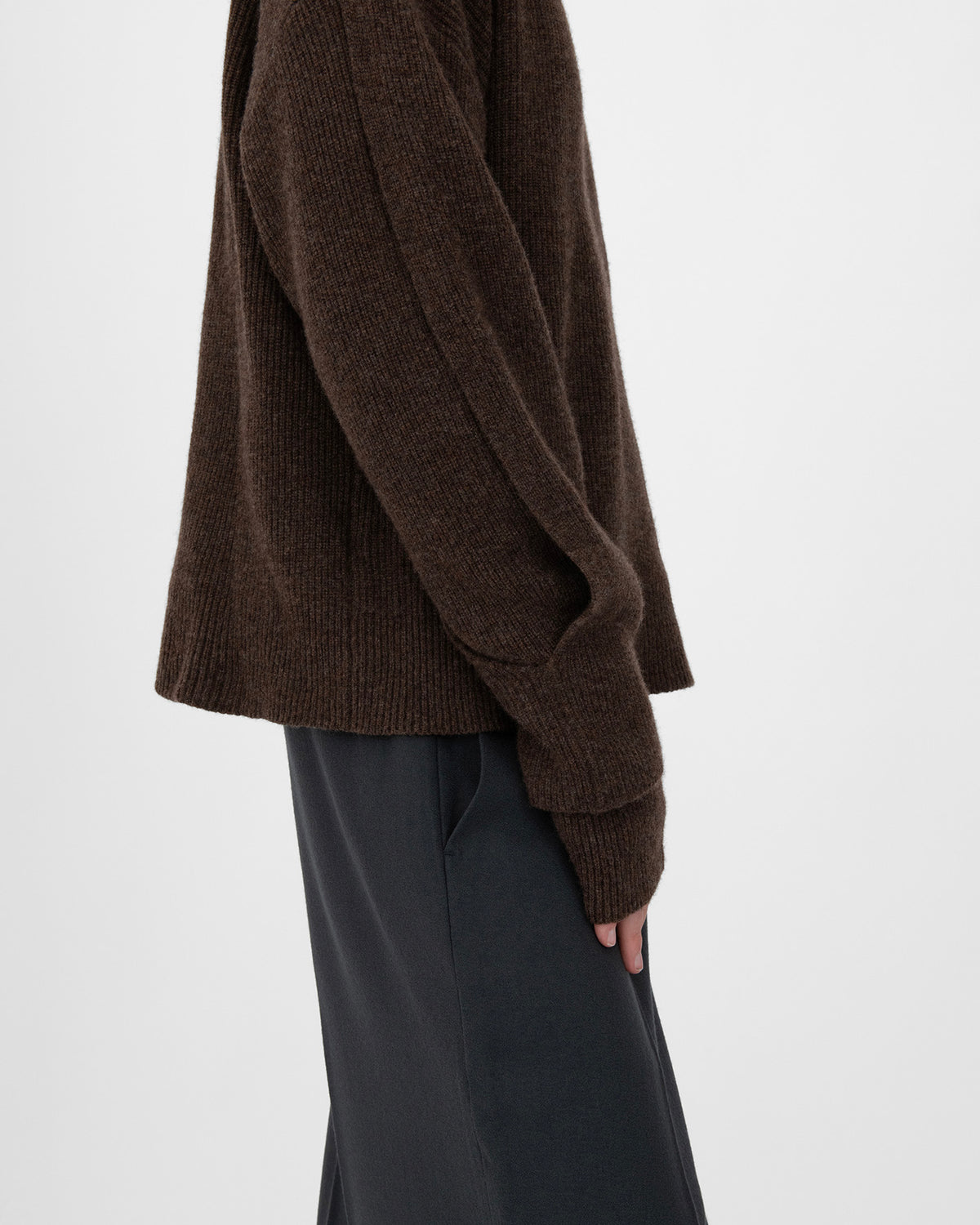 INTERLACED SWEATER in bark