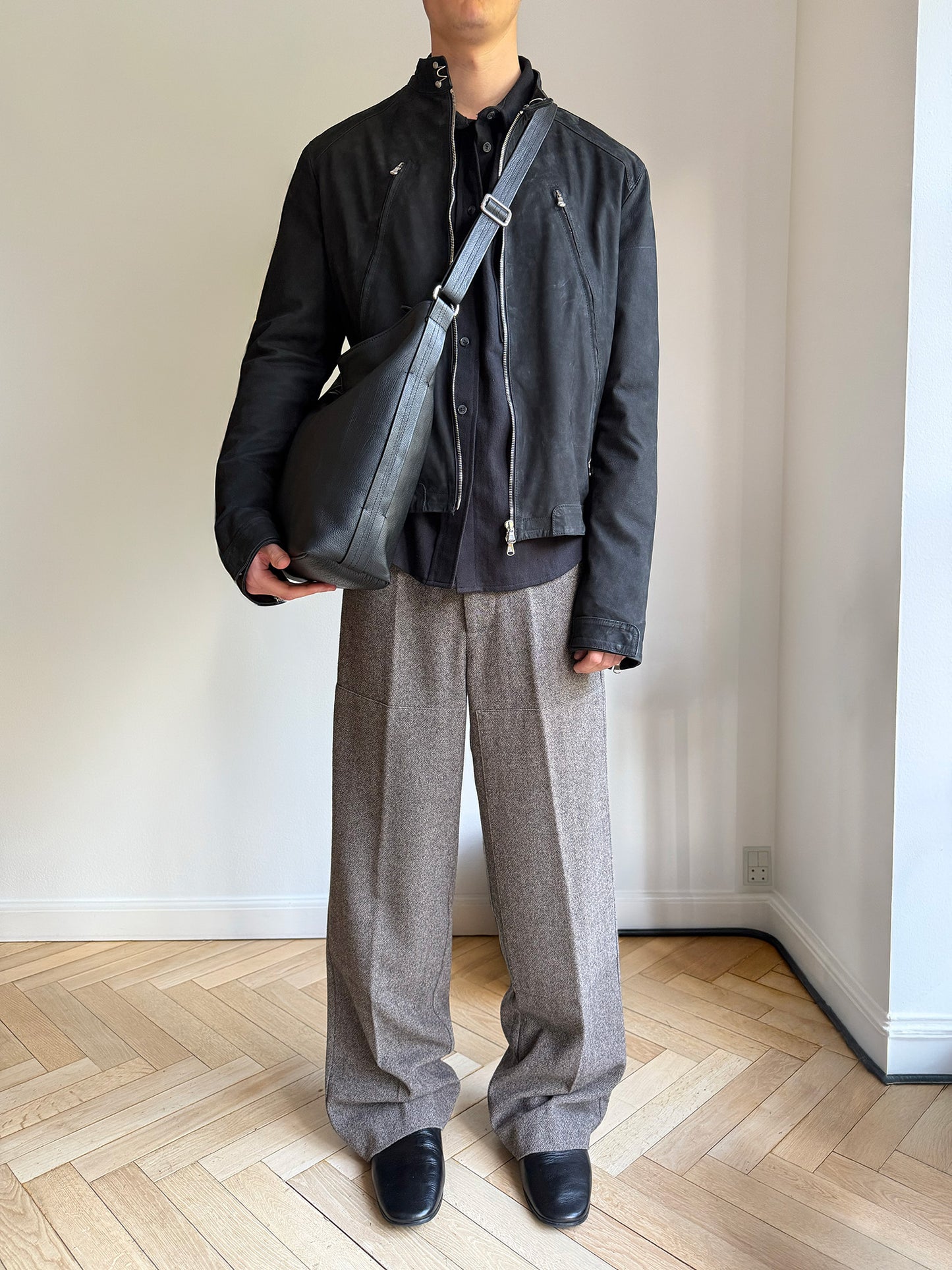 COMMUTER LEATHER BAG in black