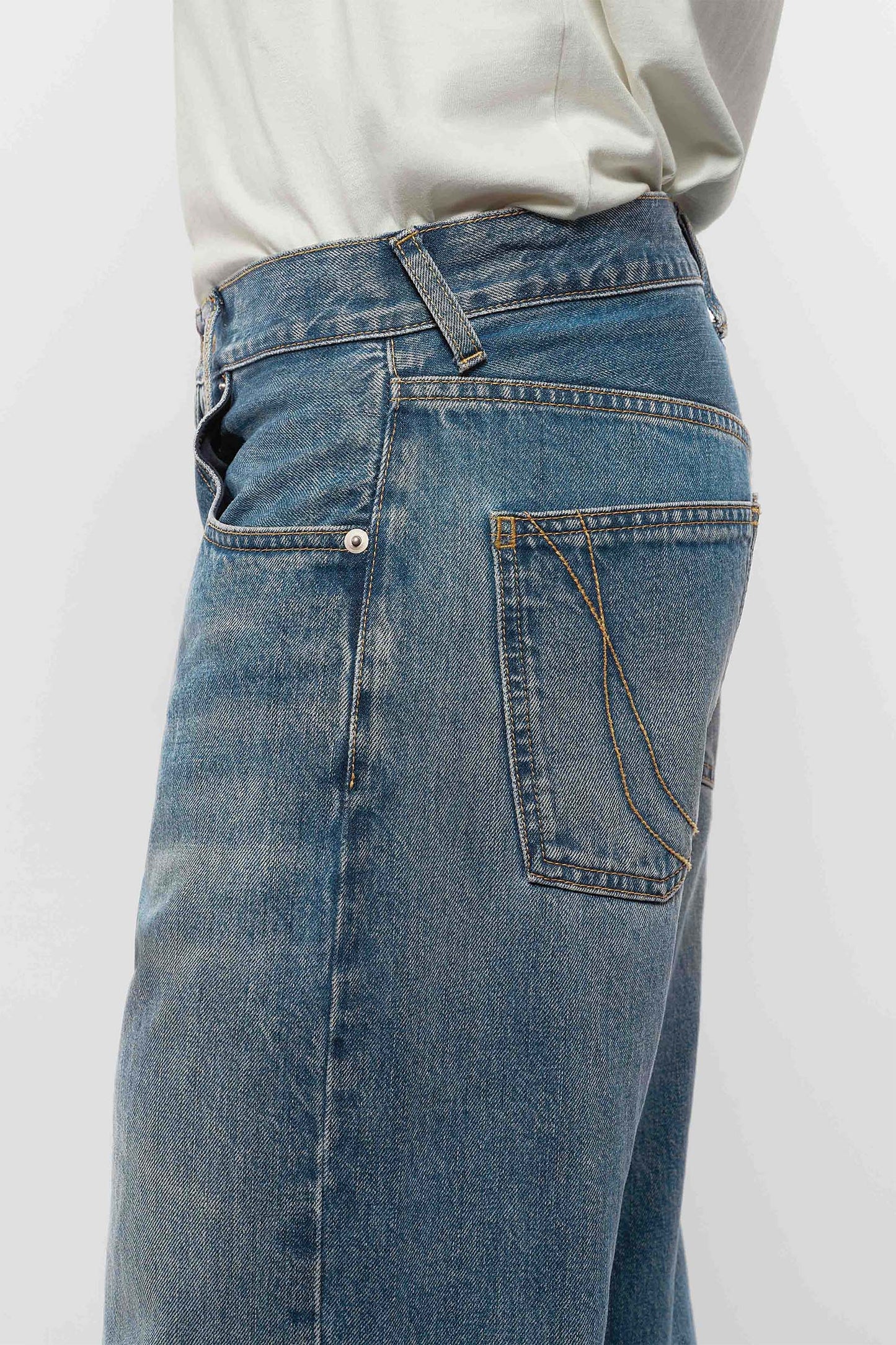 LOT-05 DENIM JEANS in broken indigo