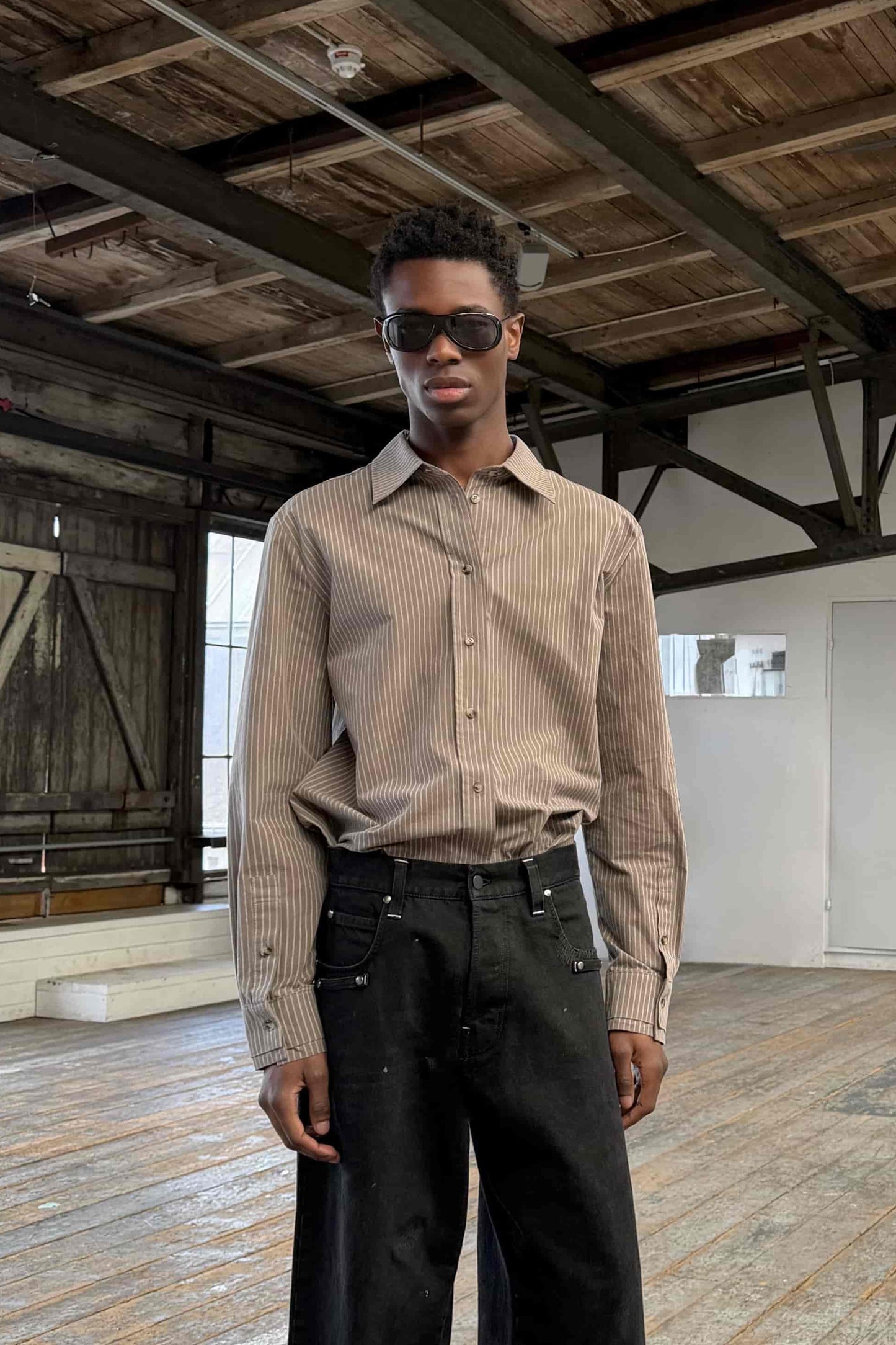DOUBLE-HEM PINSTRIPE SHIRT in macchiato/white