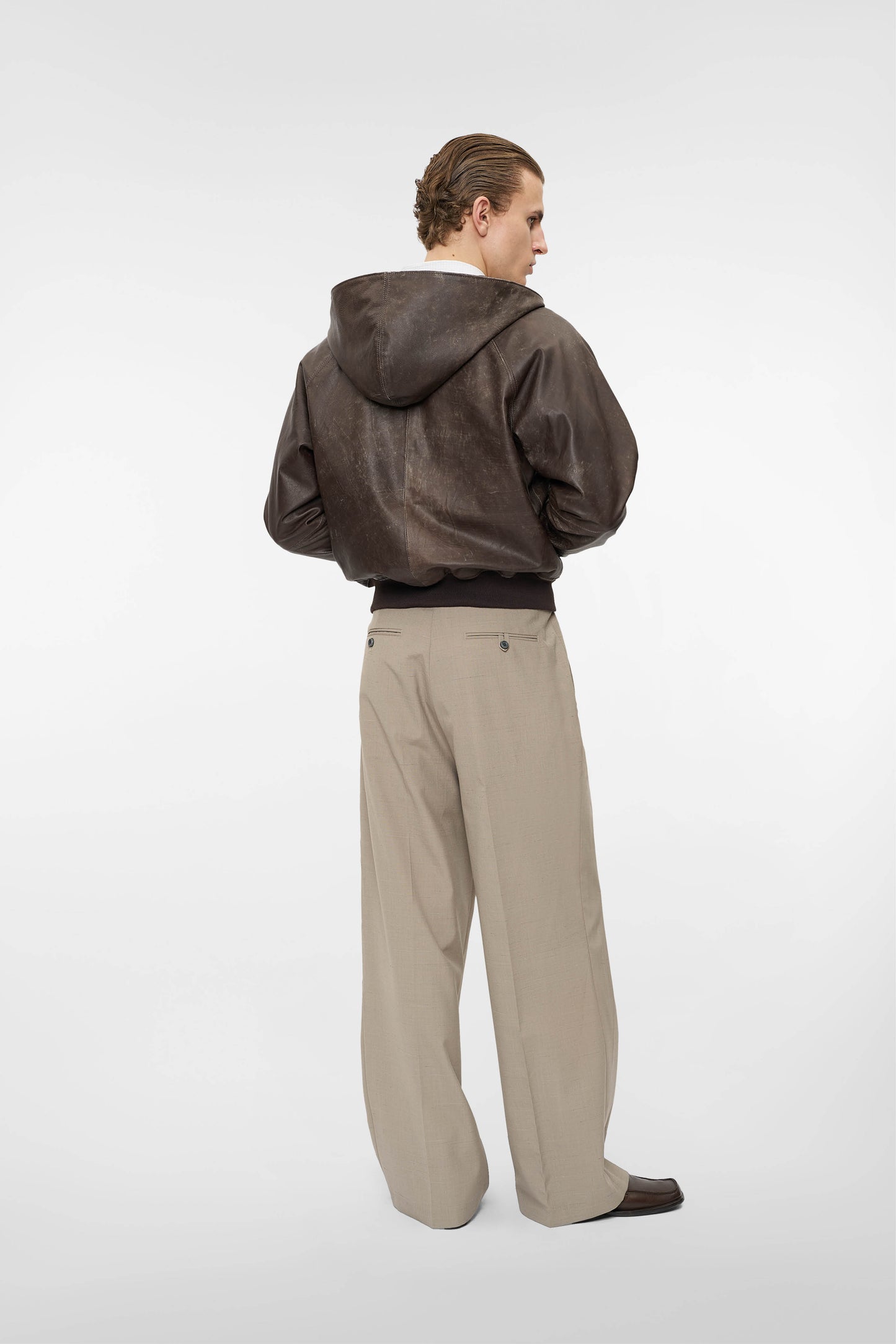 AGED LEATHER HOODED JACKET in oil